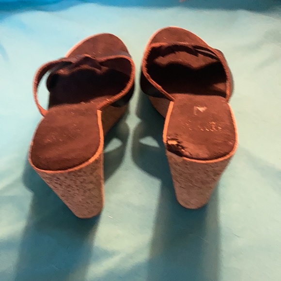 Wedge sandals - Picture 2 of 3